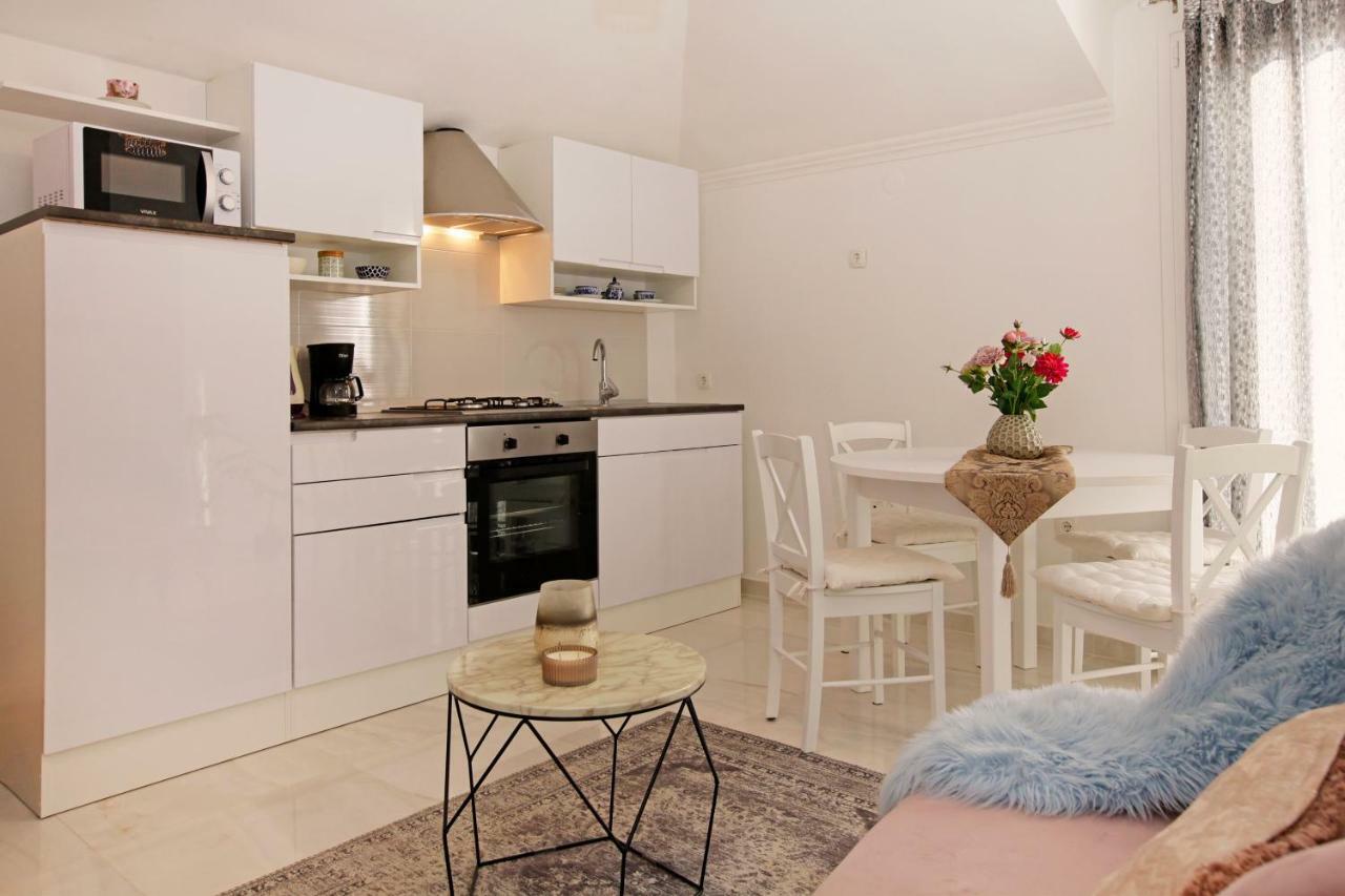 Apartment Ambroz Vela Luka Ngoại thất bức ảnh