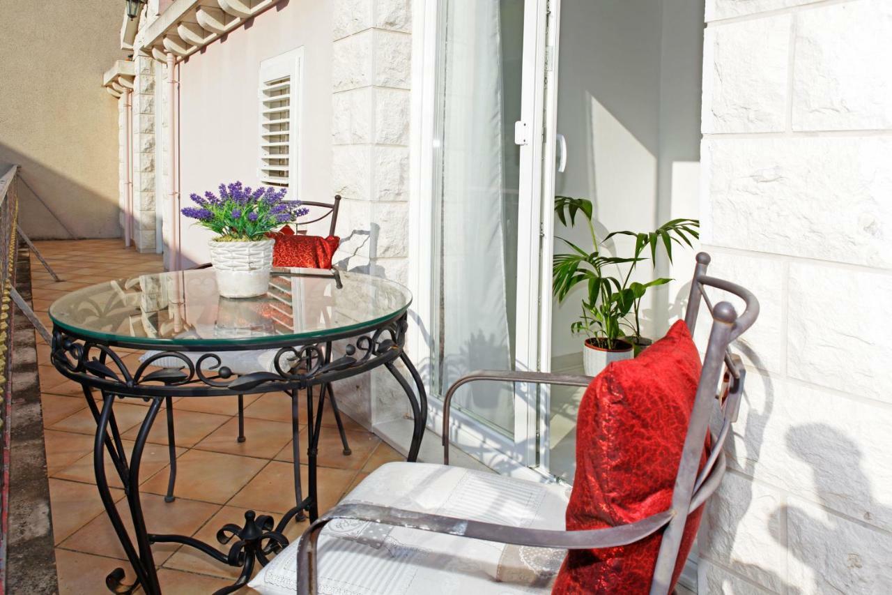 Apartment Ambroz Vela Luka Ngoại thất bức ảnh