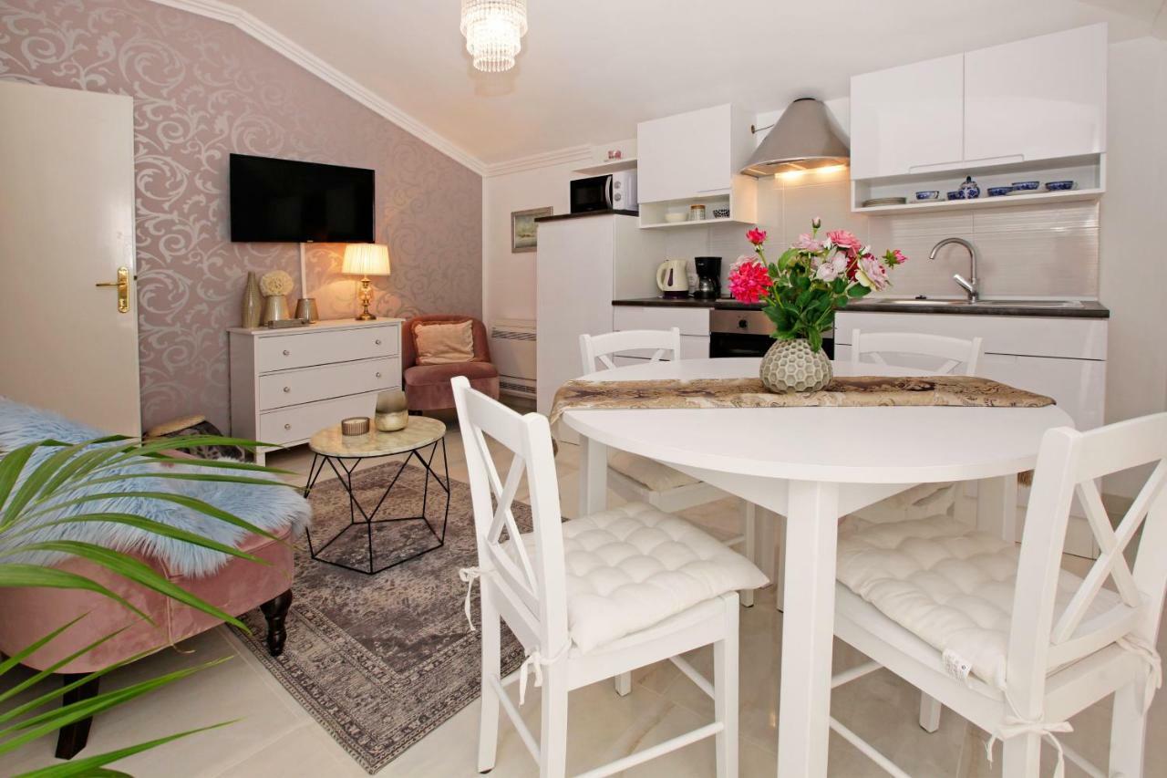 Apartment Ambroz Vela Luka Ngoại thất bức ảnh