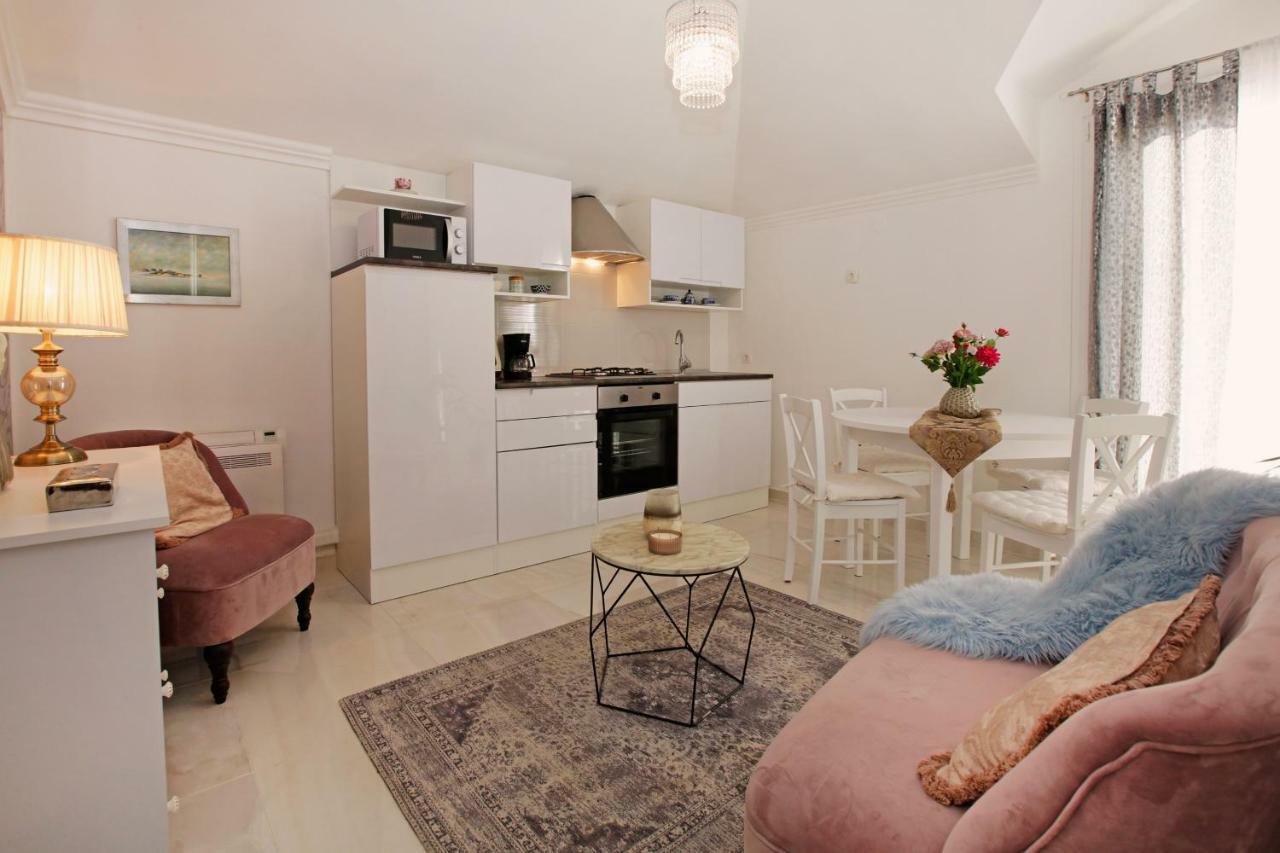 Apartment Ambroz Vela Luka Ngoại thất bức ảnh